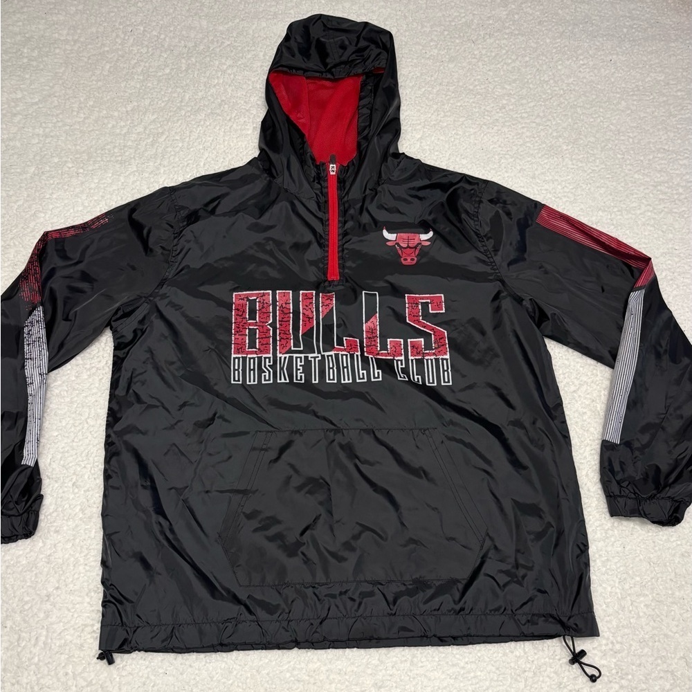 NBA Men Chicago Bulls Graphic Quarter Zip Hooded Windbreaker